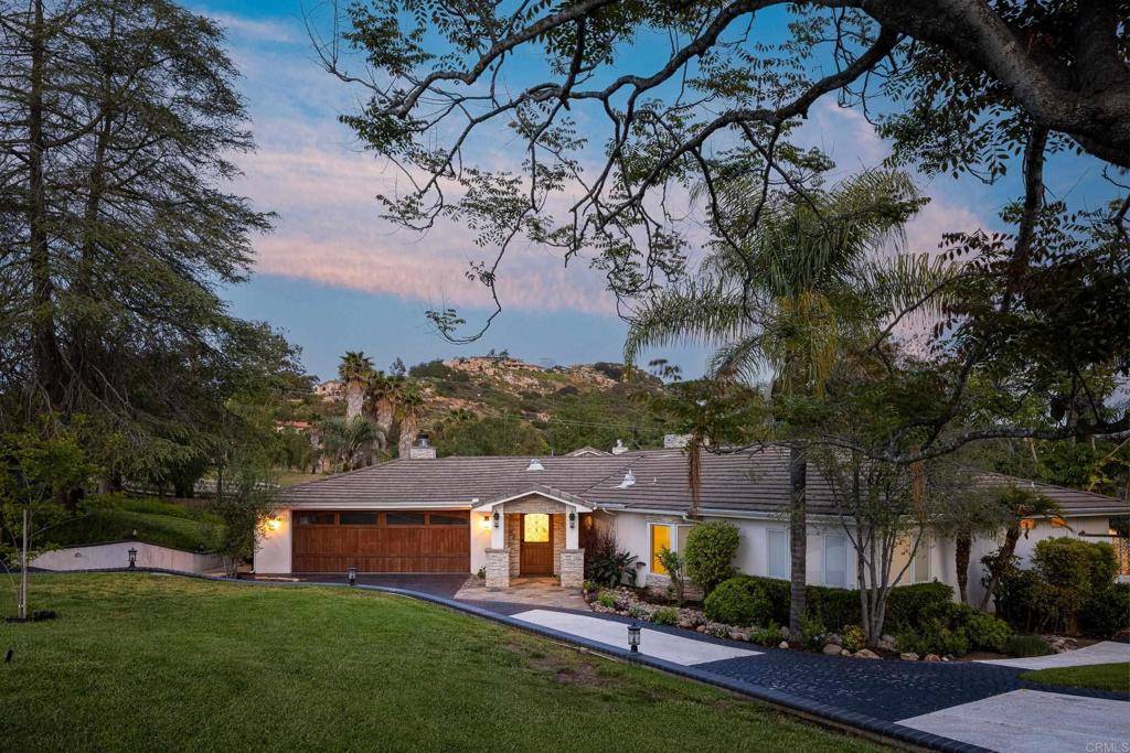 Poway, CA 92064,15017 Skyridge RD