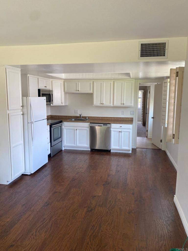 Escondido, CA 92026,27725 Mountain Meadow Rd. #22