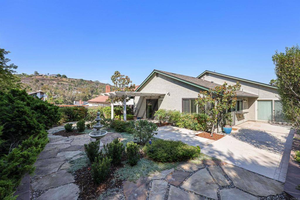 San Diego, CA 92119,6777 Winding Creek