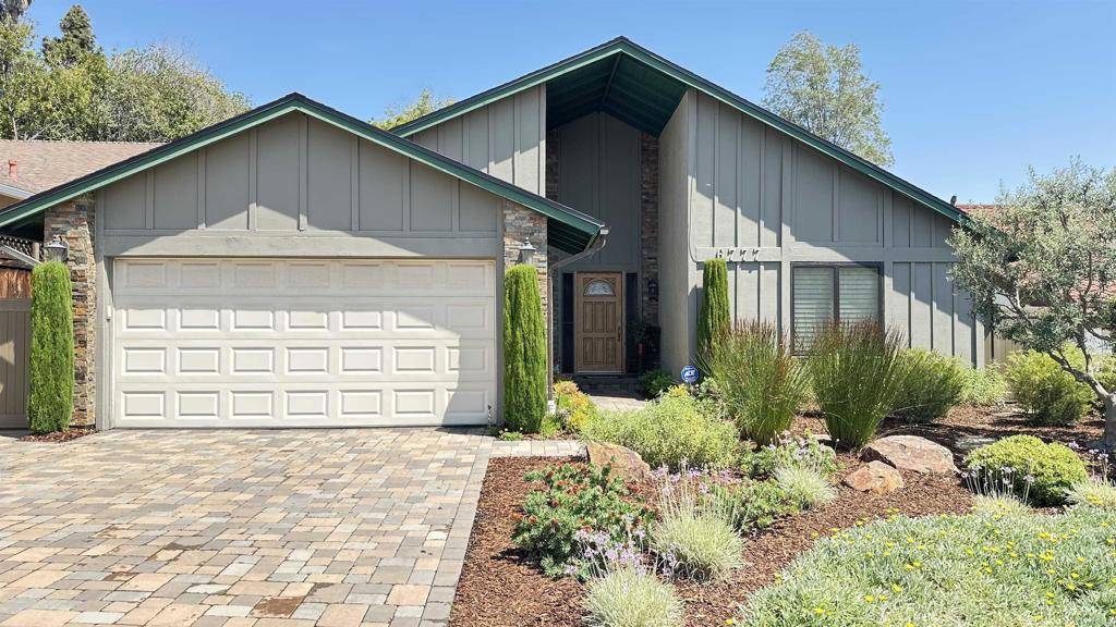 San Diego, CA 92119,6777 Winding Creek