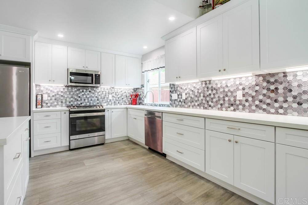 Oceanside, CA 92056,4867 Meadowbrook DR