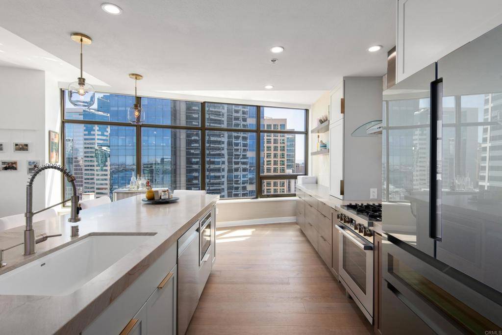 San Diego, CA 92101,700 W E STREET #1904