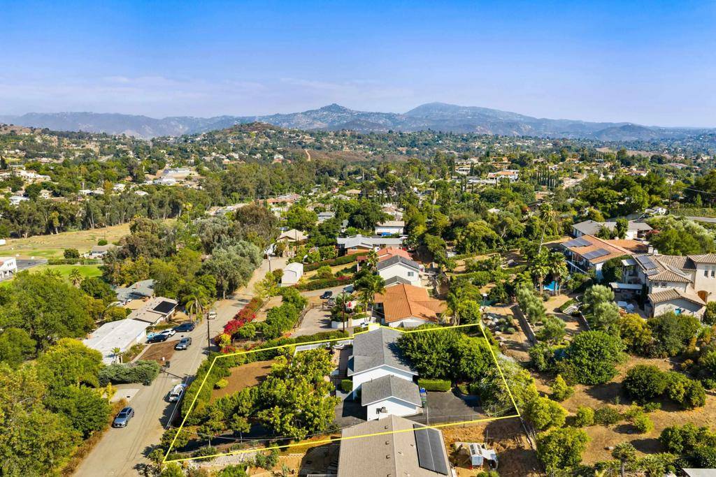Escondido, CA 92025,1529 Glenna DR