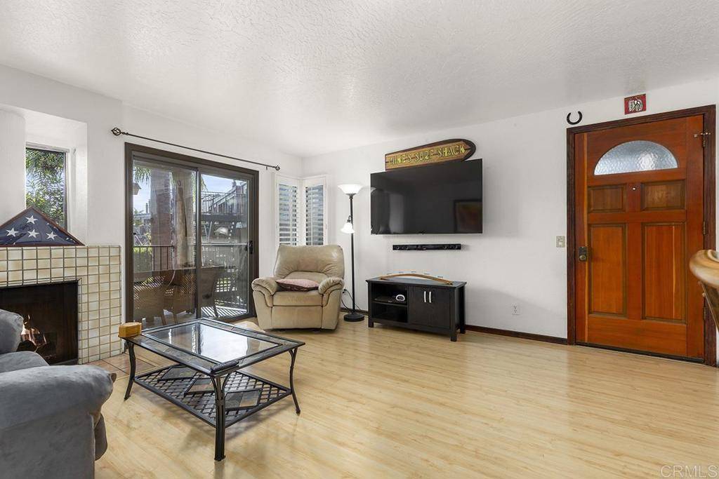 Carlsbad, CA 92008,4009 Layang Layang CIR #J