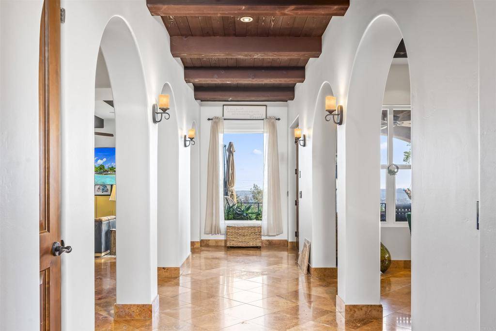 Carlsbad, CA 92009,6811 Vianda CT