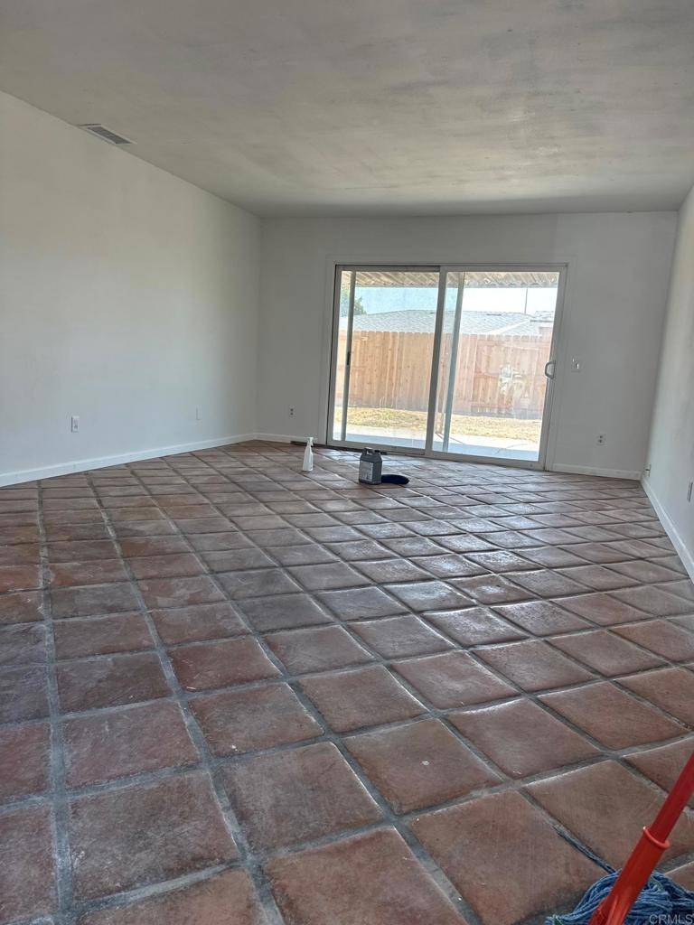 Escondido, CA 92027,1621 E Mission AVE