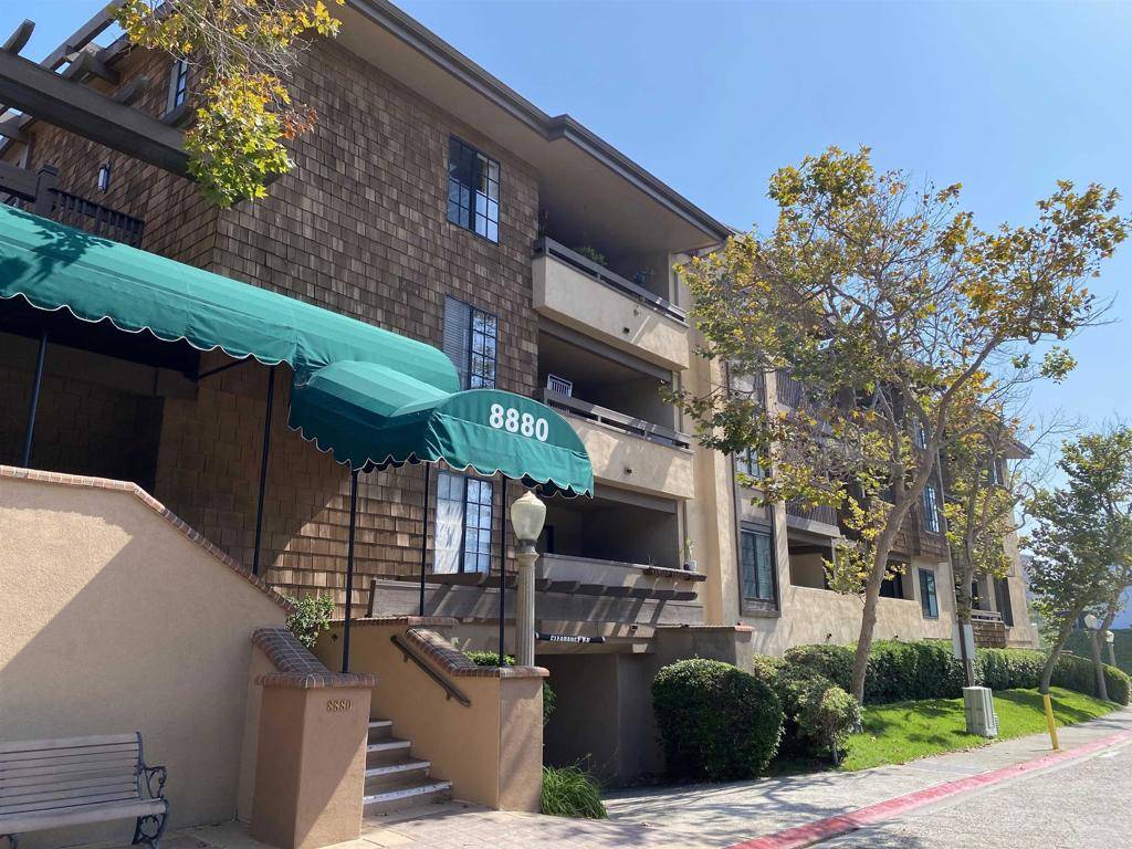 La Jolla, CA 92037,8880 Villa La Jolla #208