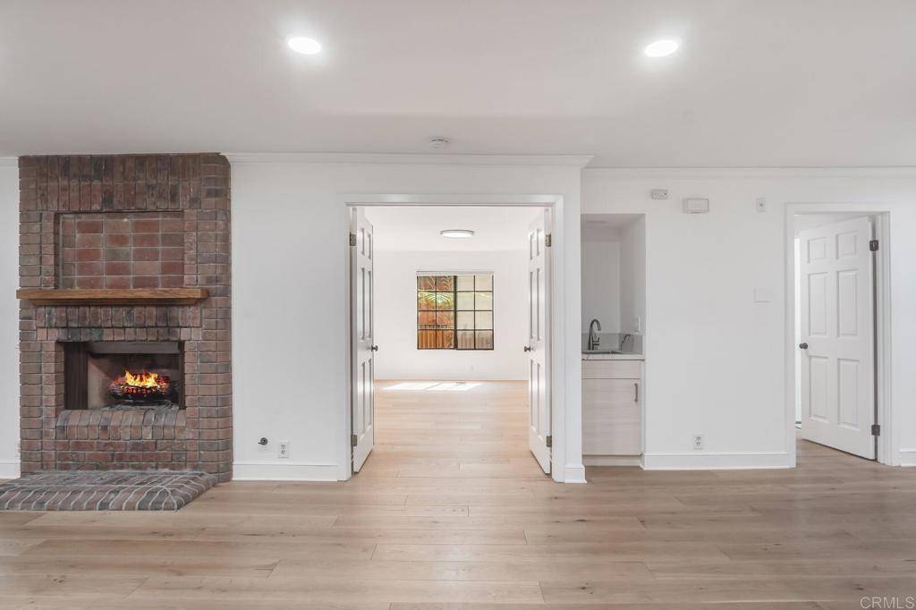 La Jolla, CA 92037,8880 Villa La Jolla #208