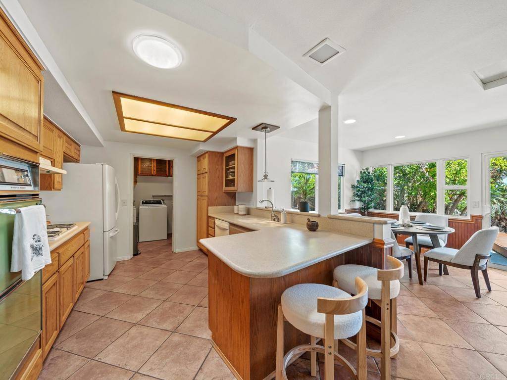 Poway, CA 92064,13046 Cree DR