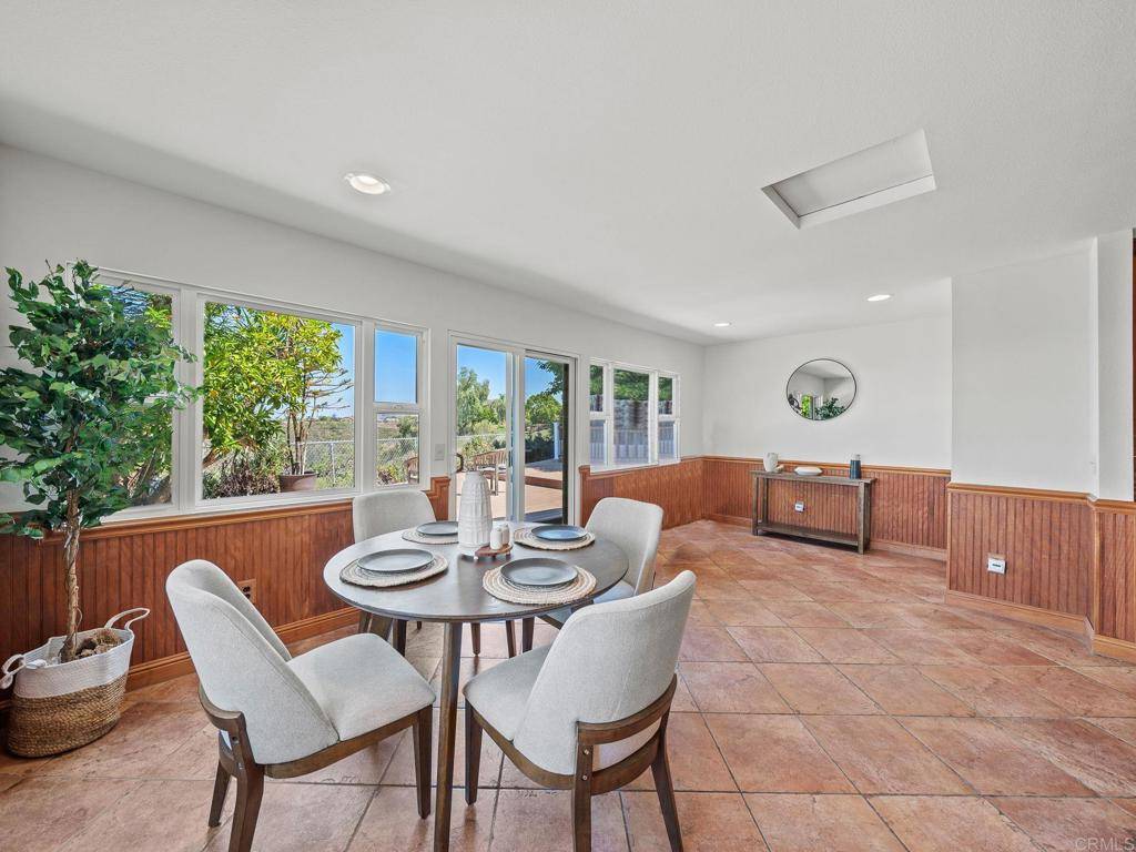 Poway, CA 92064,13046 Cree DR