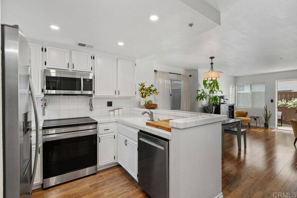 Spring Valley, CA 91977,8907 Windham CT
