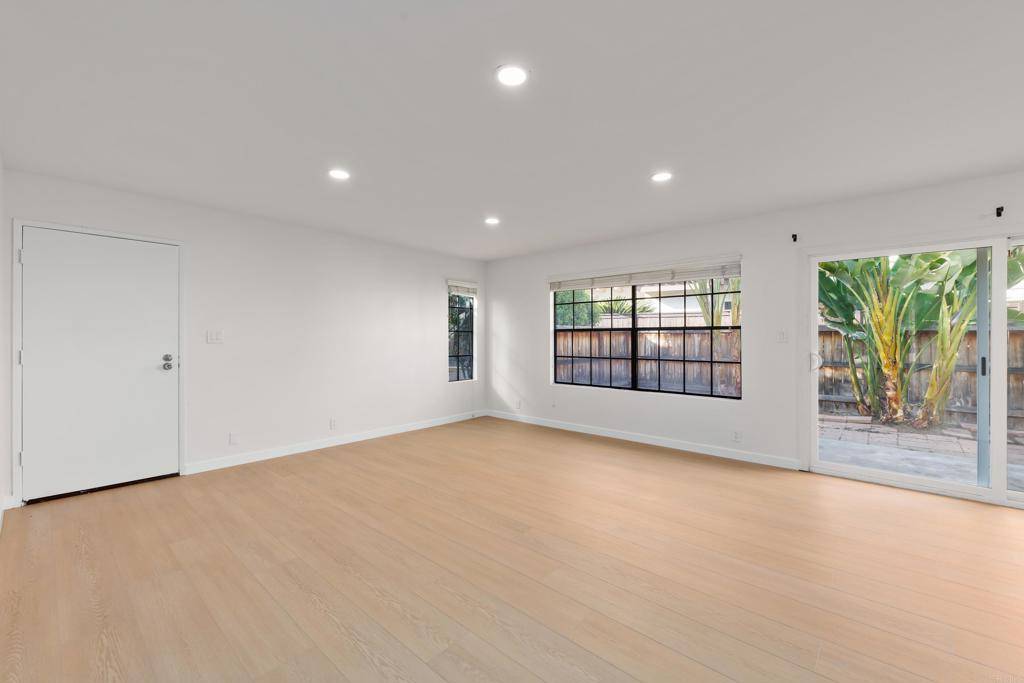 Escondido, CA 92025,1651 S Juniper ST #217