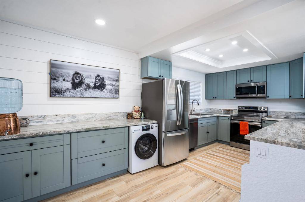 Oceanside, CA 92056,3407 Del Este WAY