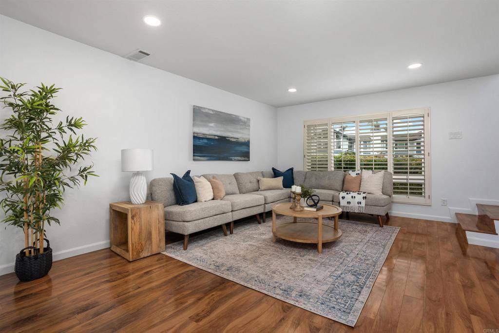Carlsbad, CA 92011,844 Mistletoe Lane