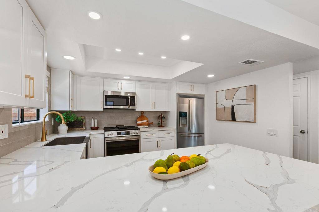 Costa Mesa, CA 92627,2512 Santa Ana Ave #3