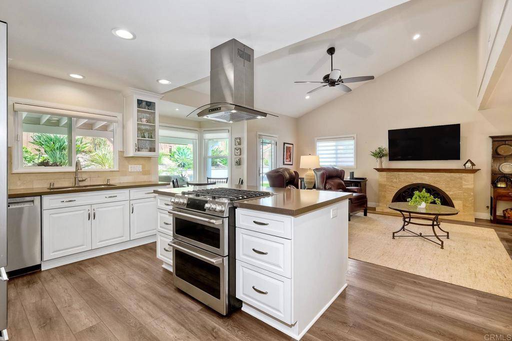 Carlsbad, CA 92009,2816 Cebu Court
