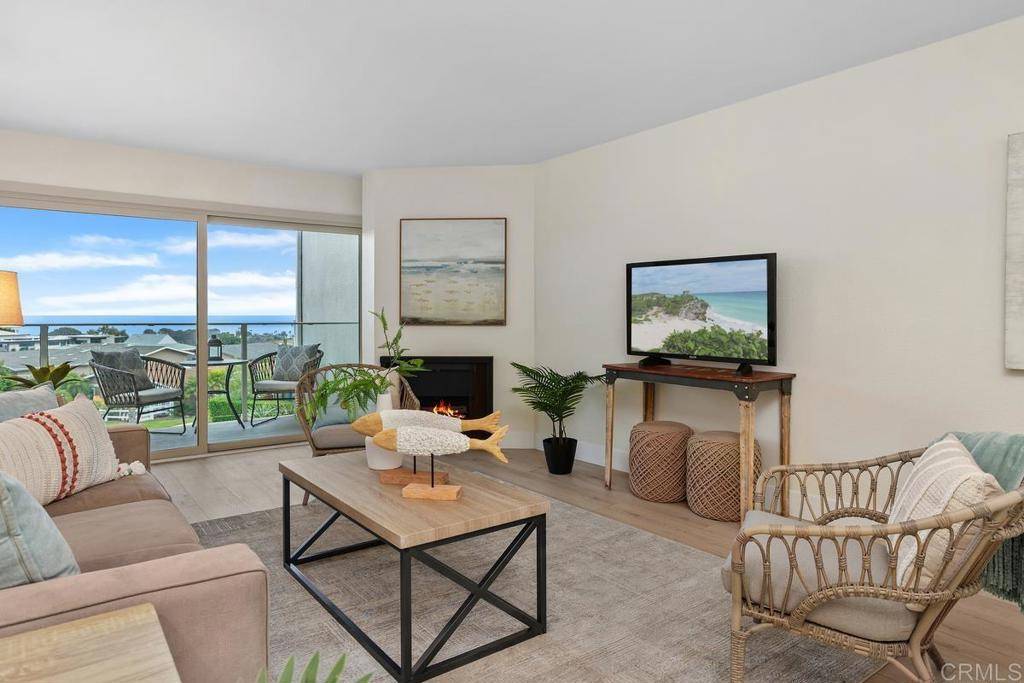 Solana Beach, CA 92075,640 W Solana CIR #8