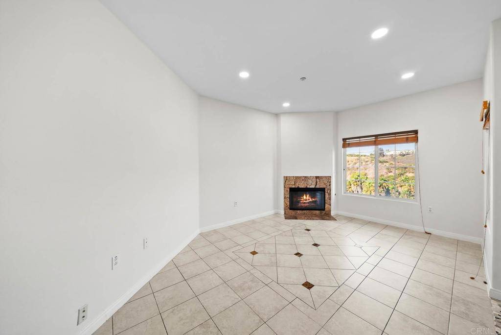 Spring Valley, CA 91977,2707 Lake Pointe DR #204