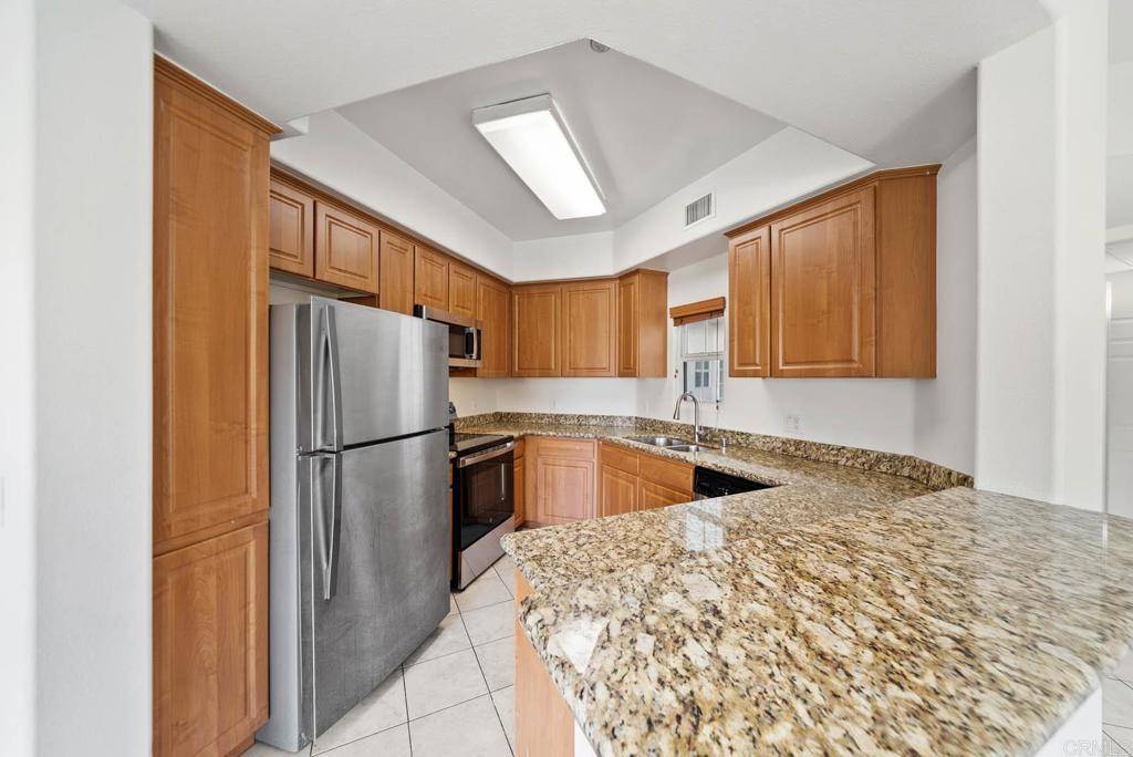 Spring Valley, CA 91977,2707 Lake Pointe DR #204
