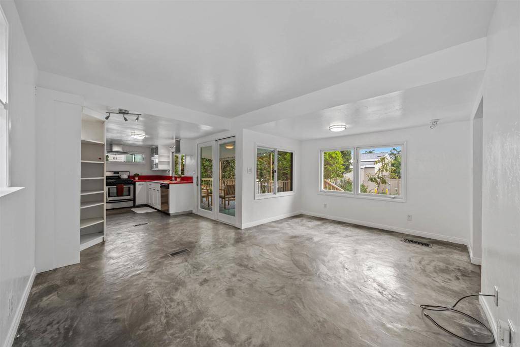 Encinitas, CA 92024,699 N Vulcan Ave Spc 133