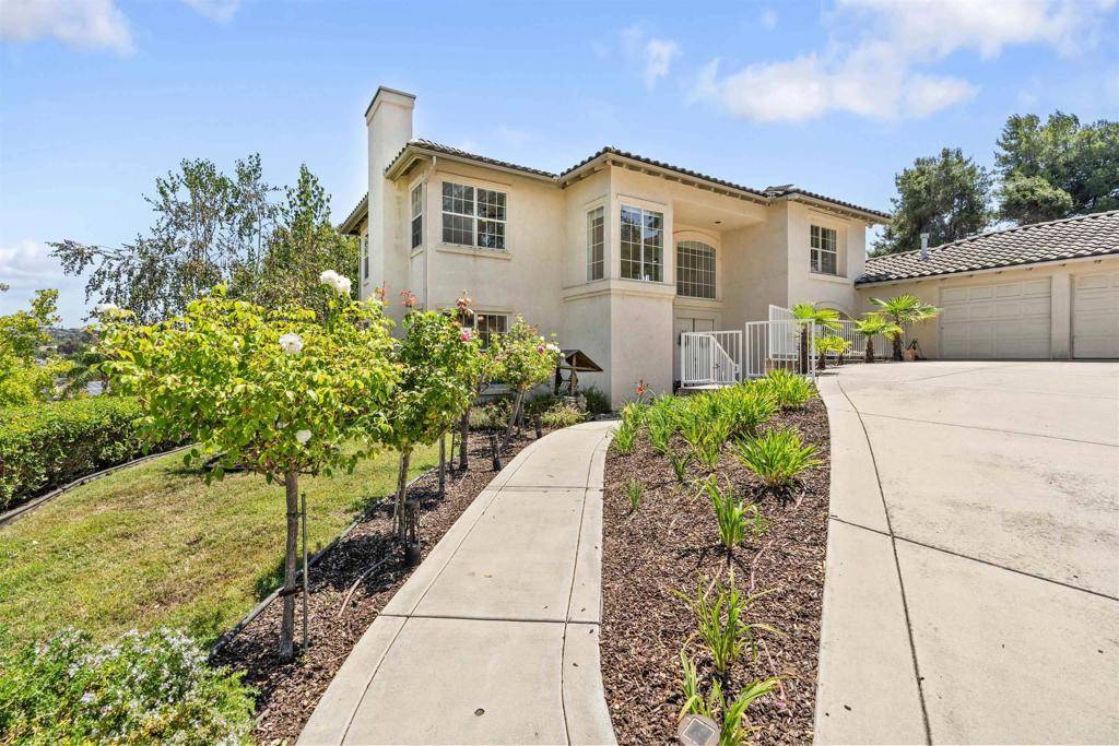 Vista, CA 92084,1957 Cresthaven DR
