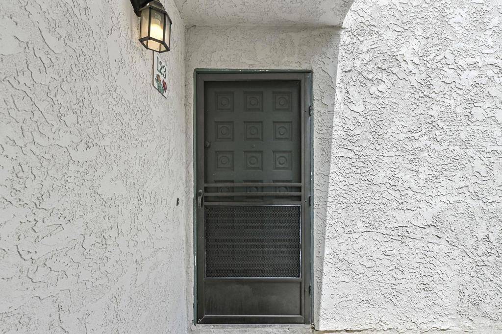 Carlsbad, CA 92009,2308 Altisma WAY #123