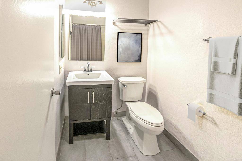 San Diego, CA 92104,3760 Florida #209