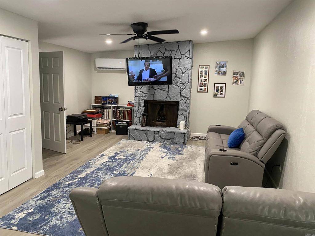 Encanto, CA 92114,5454 Roswell ST