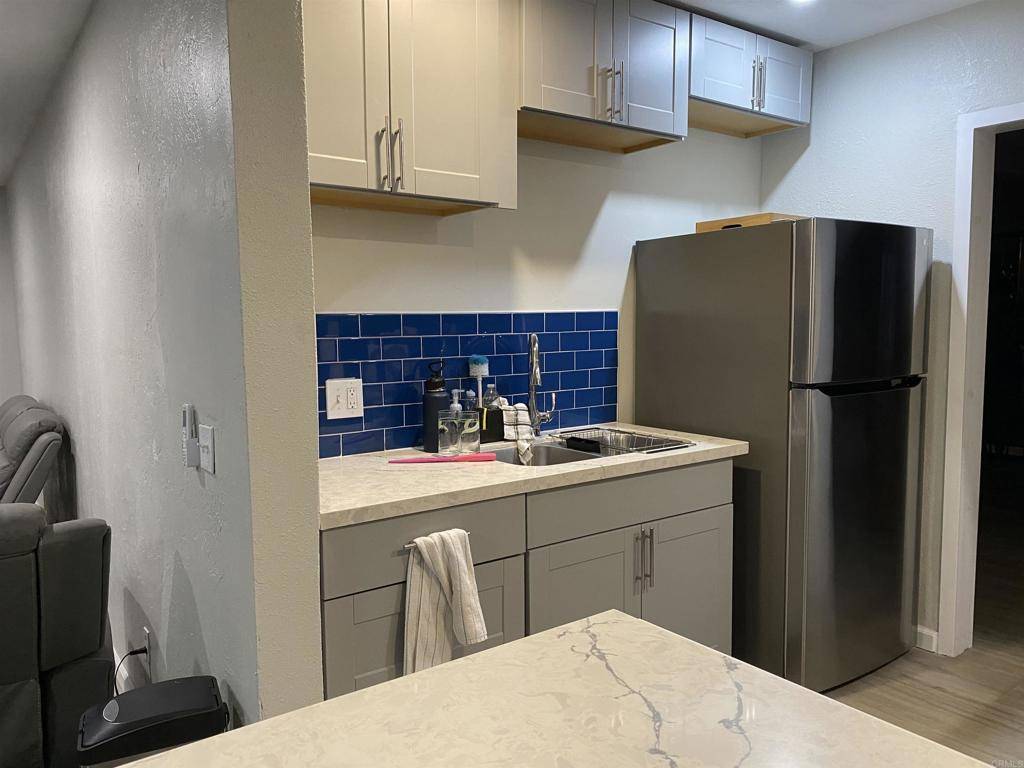 Encanto, CA 92114,5454 Roswell ST