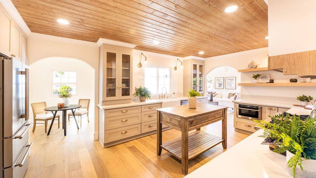 San Diego, CA 92107,3951 Atascadero DR
