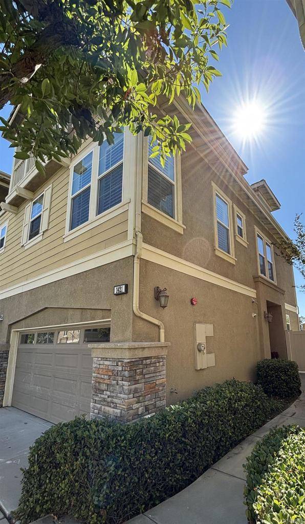 Fullerton, CA 92835,1421 University Cir