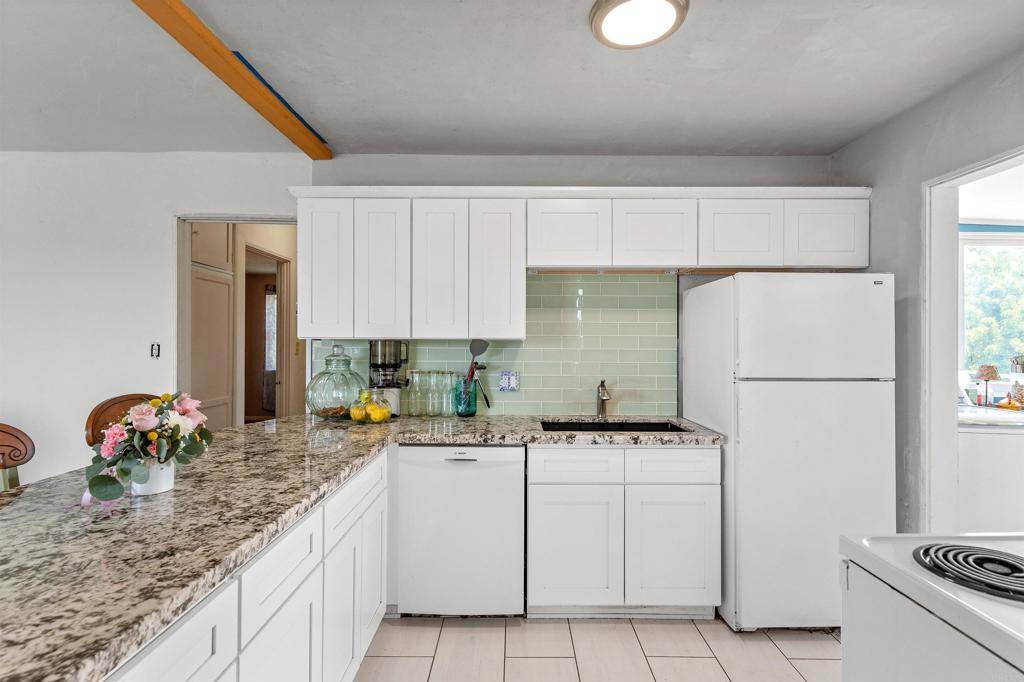 Fallbrook, CA 92028,2163 Gracey LN
