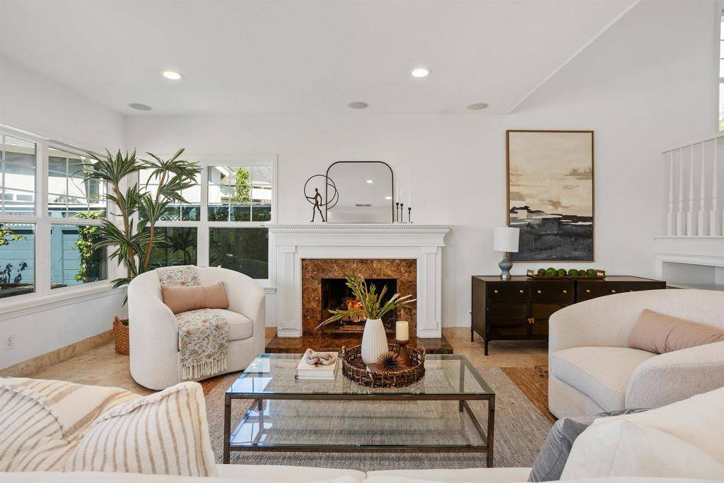 Encinitas, CA 92024,3664 Lorimer LN
