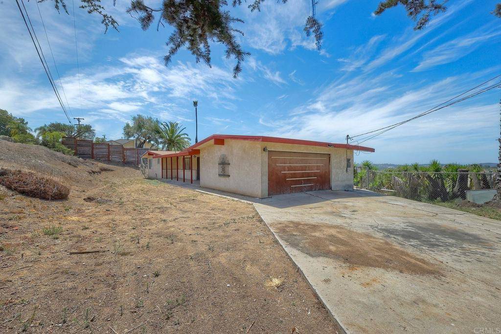 Vista, CA 92084,2345 Mira Sol Dr