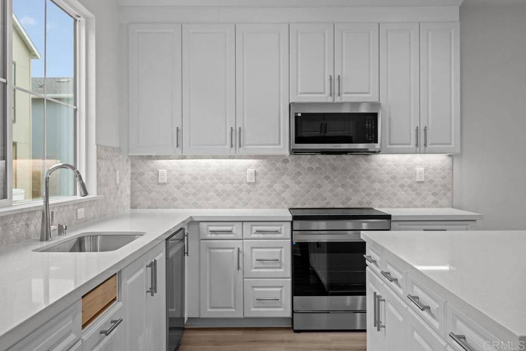Carlsbad, CA 92008,2564 Chamomile LN