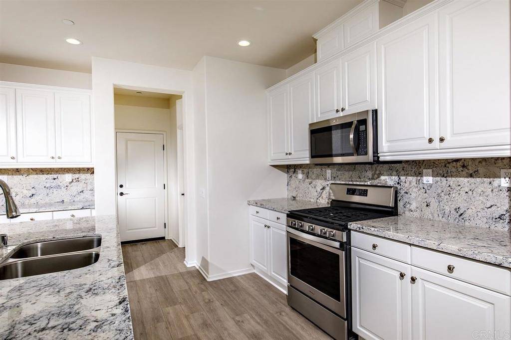 Escondido, CA 92029,21689 Trail Ridge DR
