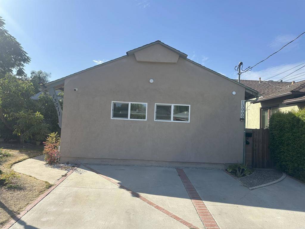 Valley Glen, CA 91401,13009 Debby ST