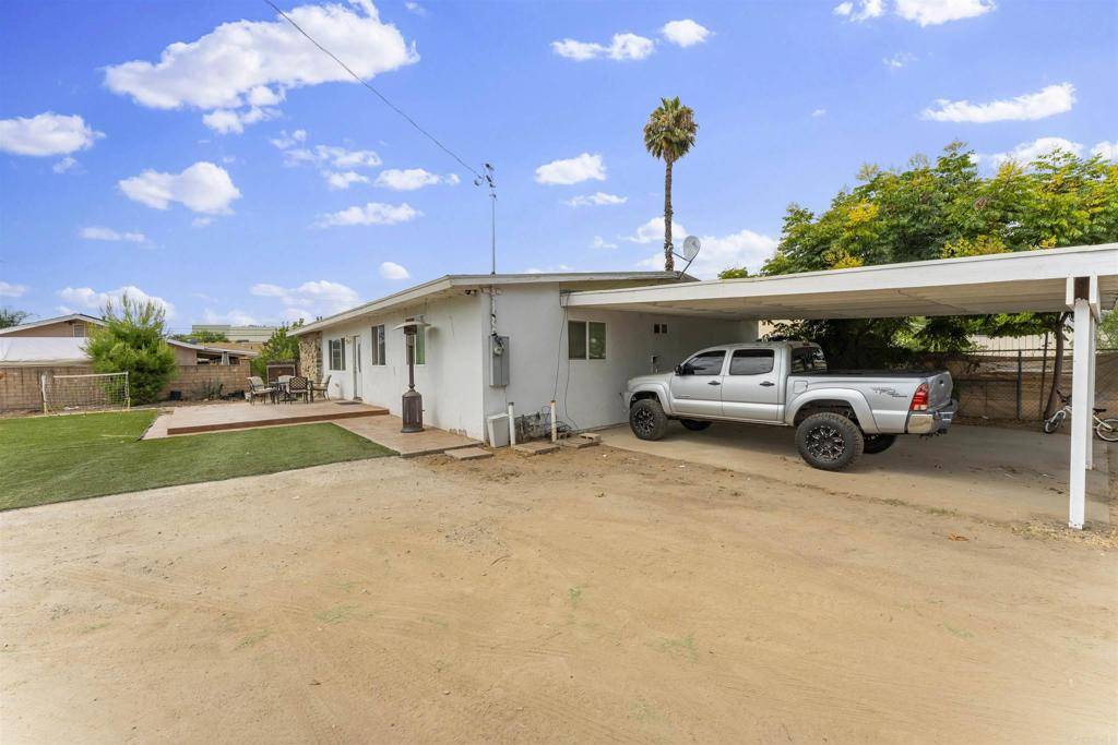 Escondido, CA 92029,1045 Howard AVE