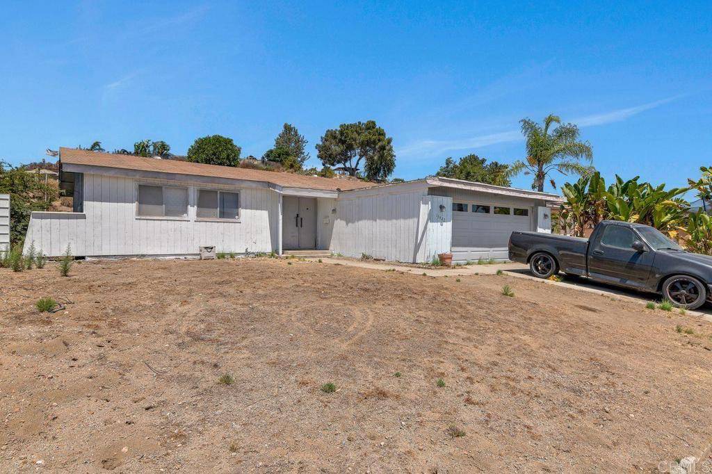 Poway, CA 92064,13442 Mountainside DR