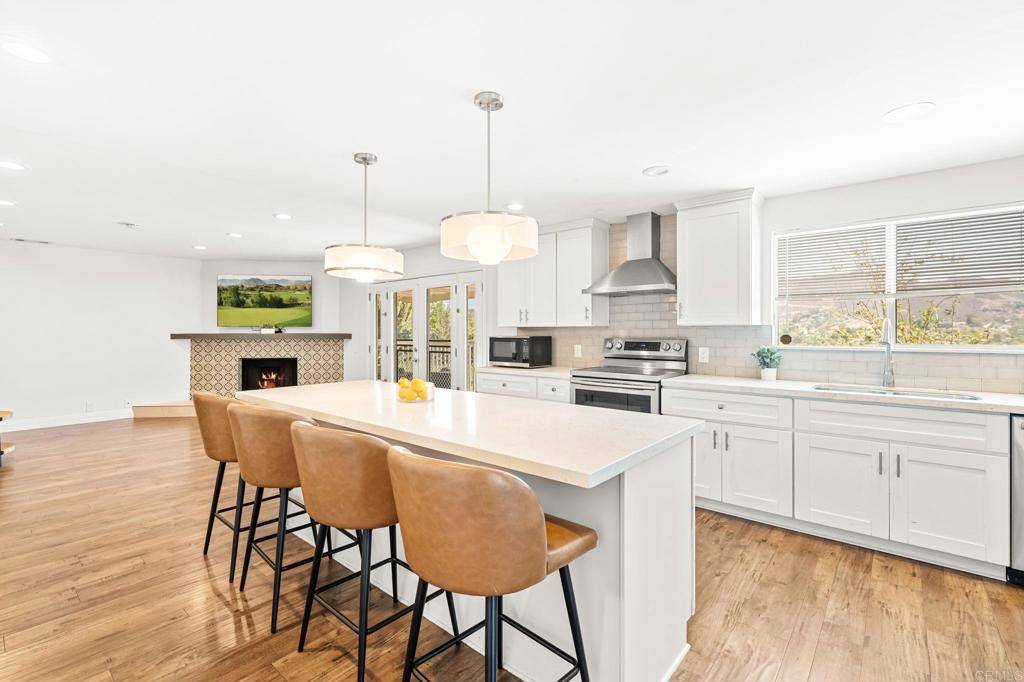 Vista, CA 92084,326 Sunrise Circle