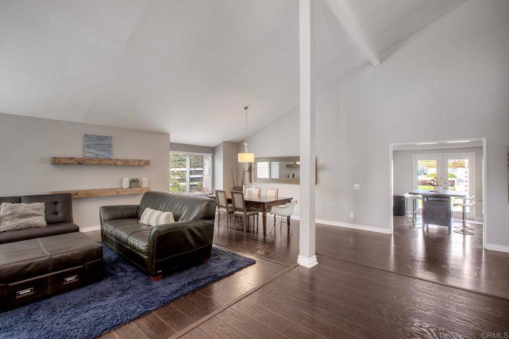 Vista, CA 92081,1207 Branding Iron CIR