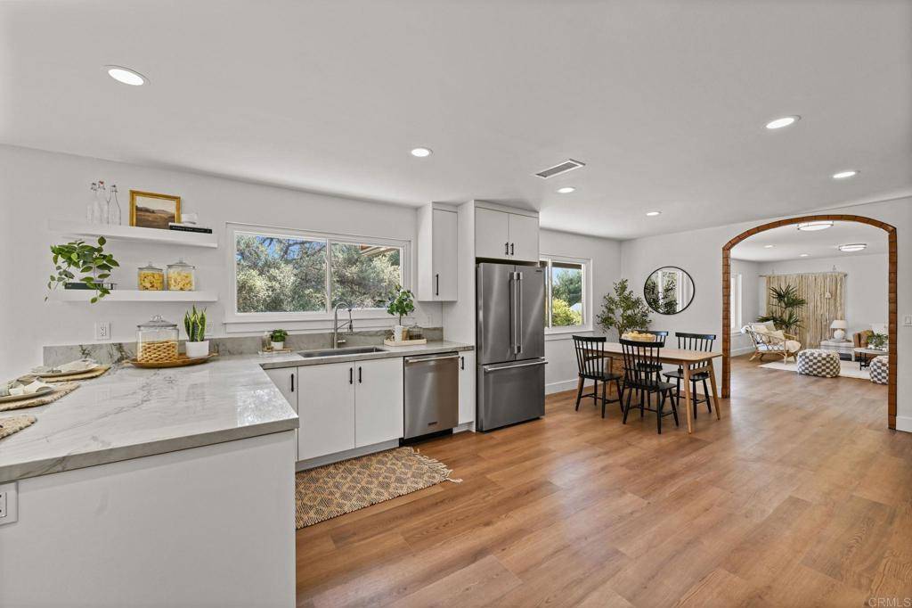 Escondido, CA 92029,752 Quiet PL