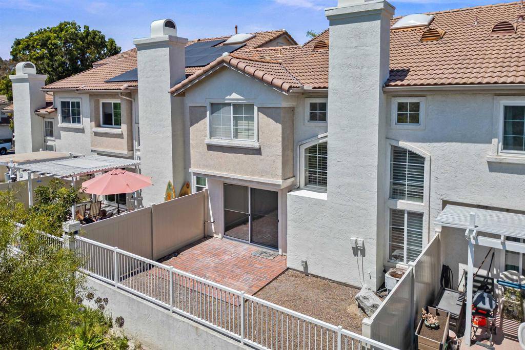 Oceanside, CA 92057,1298 El Mercado WAY #B