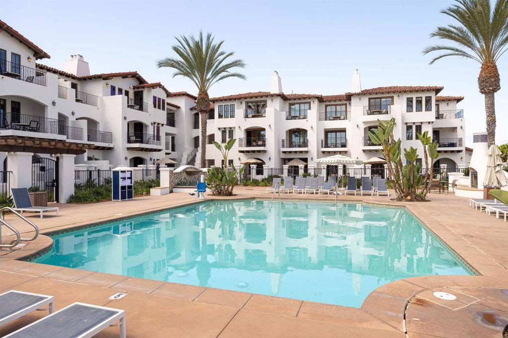 Carlsbad, CA 92009,7310 Estrella De Mar RD #6