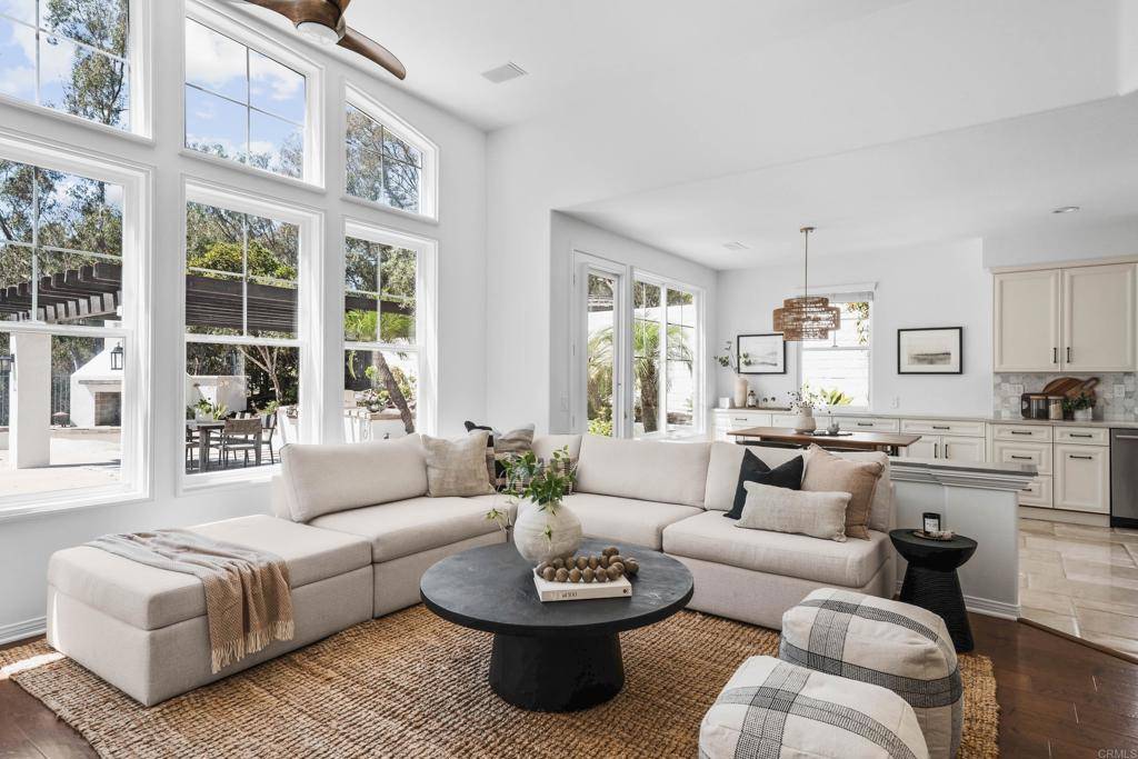 Carlsbad, CA 92011,1345 Corvidae ST