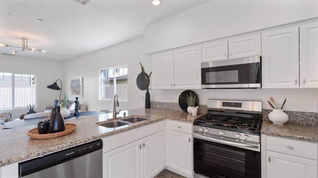 Imperial Beach, CA 91932,1331 Holly Ave