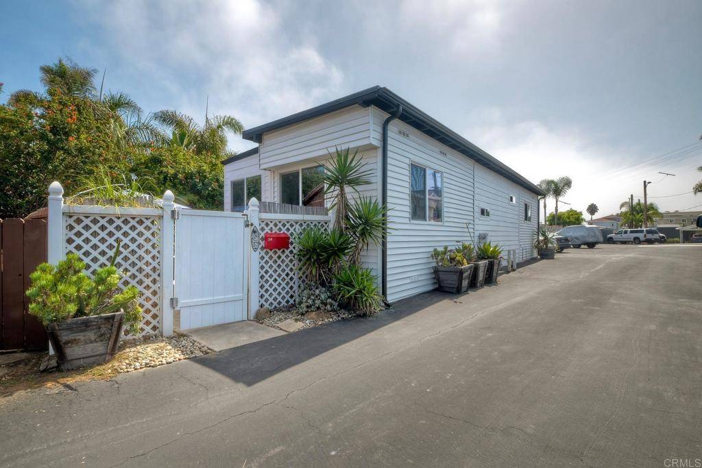 Encinitas, CA 92024,170 Diana ST #34