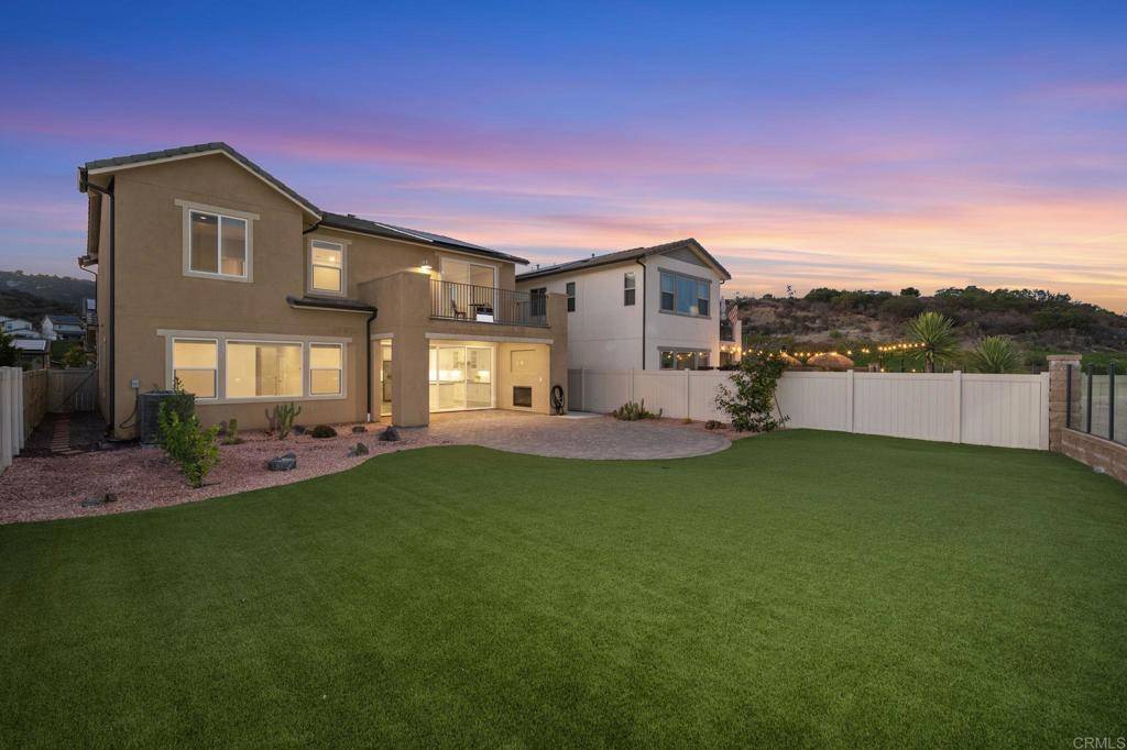 Escondido, CA 92029,2964 Hayloft PL