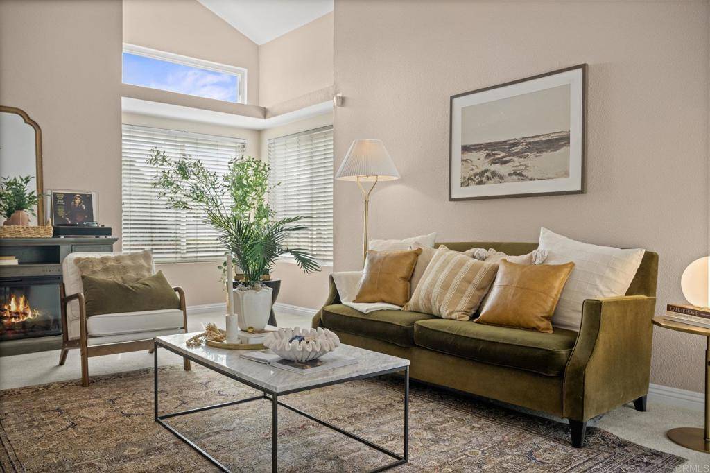 Vista, CA 92083,1251 Remington CT