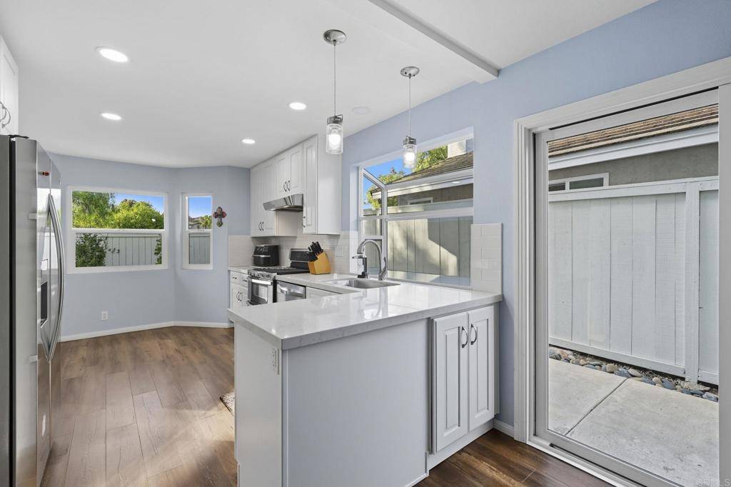 Carlsbad, CA 92009,7925 Calle Madrid